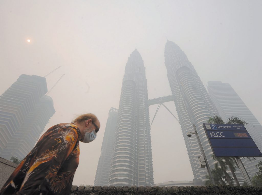 Indonesia Sumatra’s Fires Cloud Malaysia’s Skies: Malaysia Battles Air Quality Crisis & Demands Action.‼️